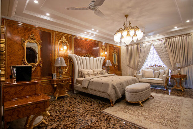 Luxury Couple Room